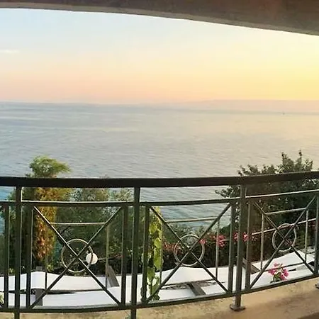 Eos Villa Gaios